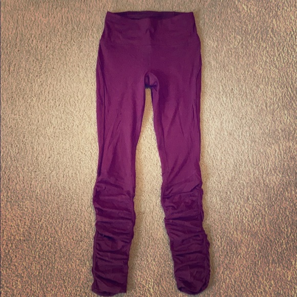 Lululemon burgundy leggings - Picture 1 of 8